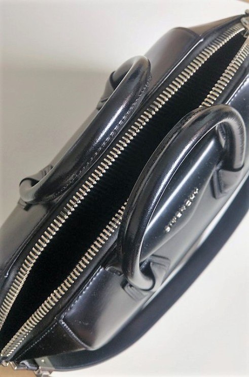 givenchy antigona zipper