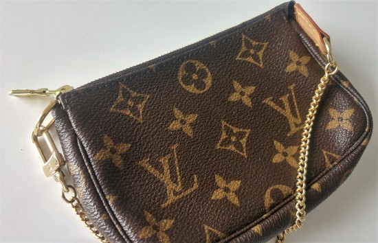 Review: Louis Vuitton Mini Pochette Accessoire Monogramme – Buy the goddamn  bag