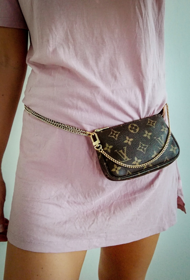 LOUIS VUITTON MINI POCHETTE [What fits, Ways to wear, How to