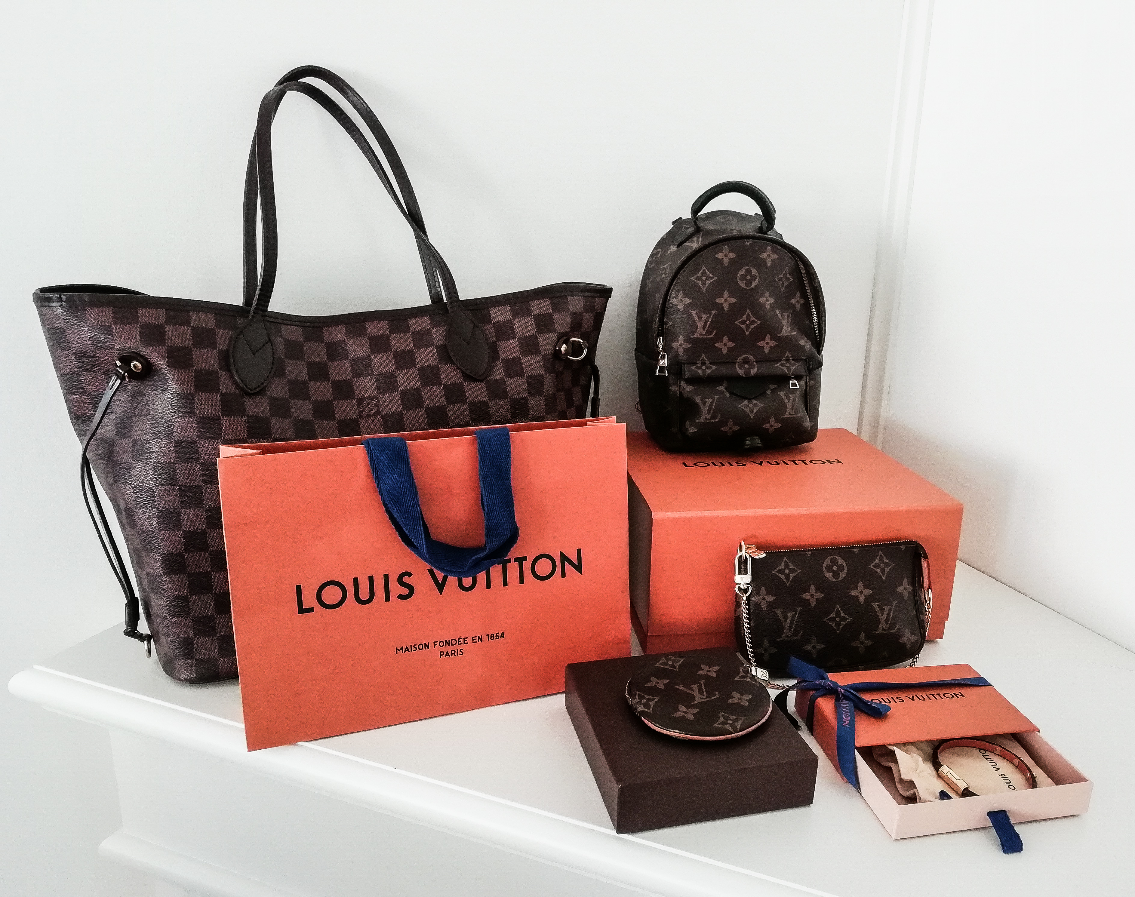 Is Louis Vuitton discontinuing canvas bags..? – Buy the goddamn bag