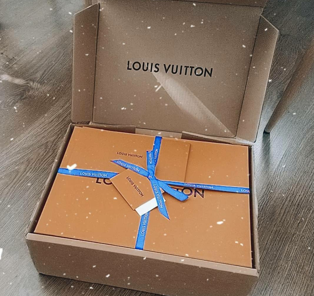 Louis Vuitton Pochette Voyage mm Monogram Eclipse Reverse Monogram Eclipse