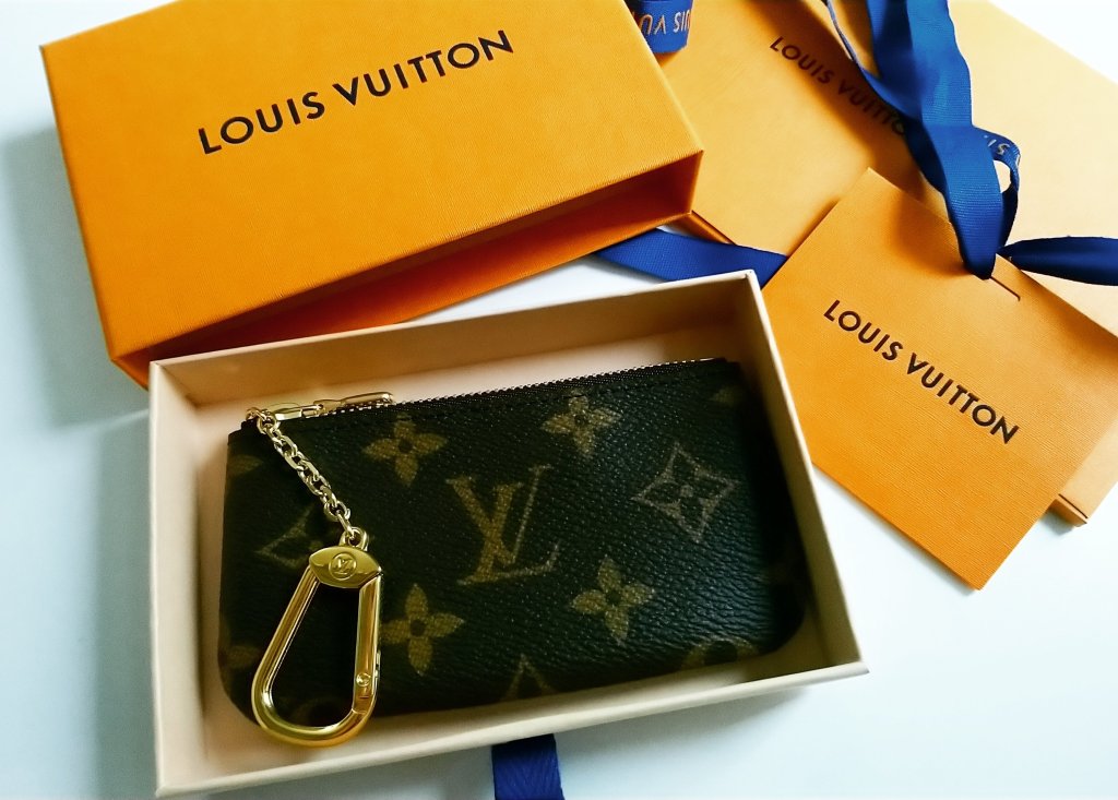 High-end SLG  The Louis Vuitton Key Pouch - Midsize Steph