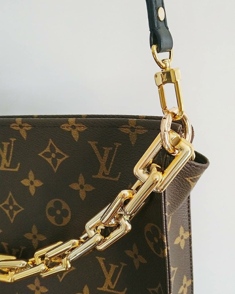 Don't Buy This LV! Louis Vuitton Toiletry Pouch On Chain! From A Former LV  Employee! 